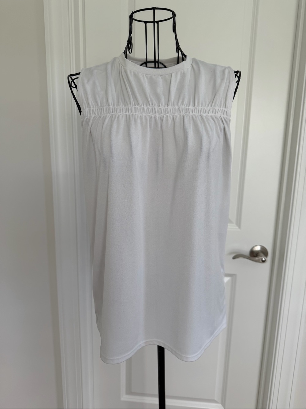 Banana Republic White Sleeveless Gathered Yoke Camisole